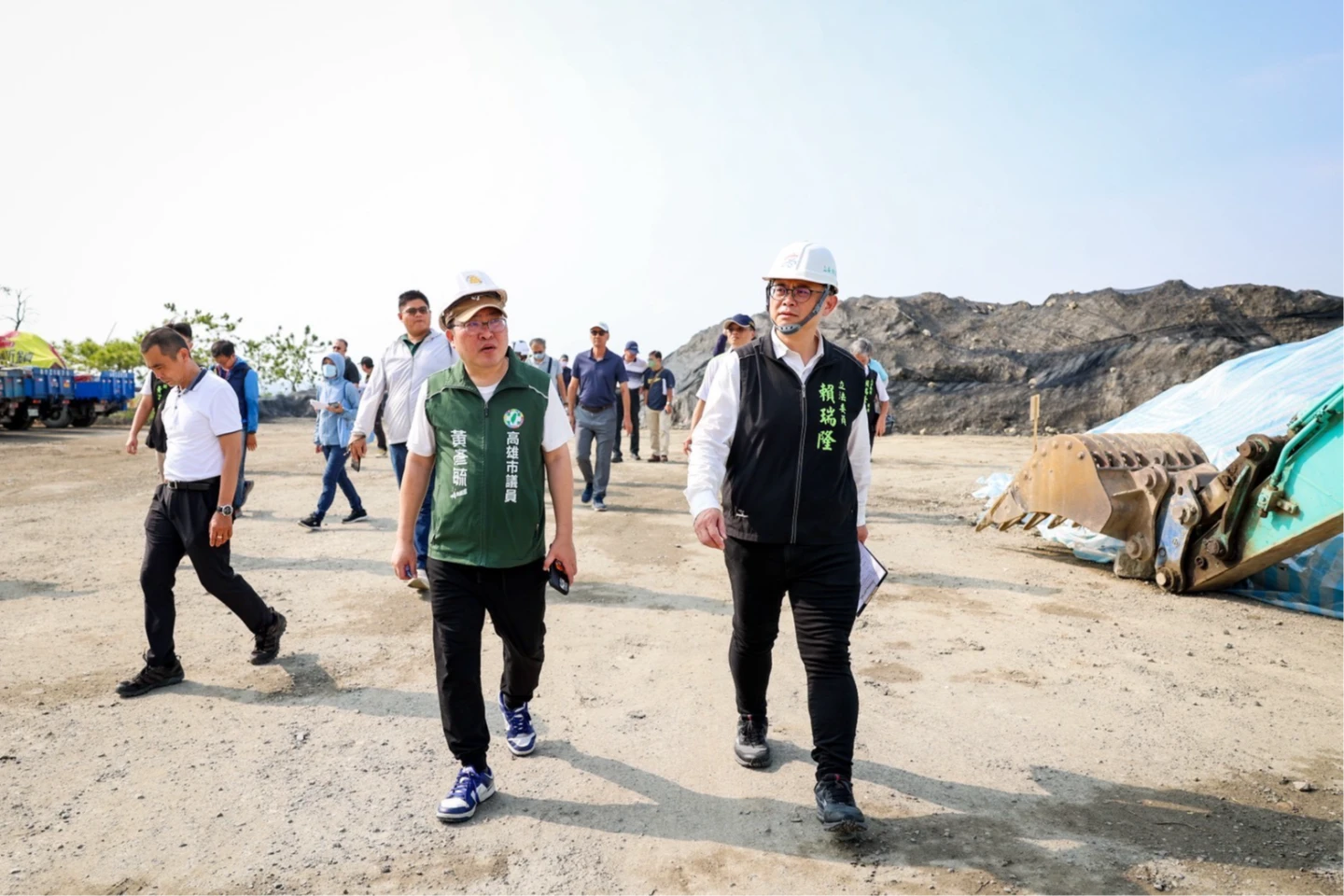 民進黨高雄市議員黃彥毓說,他親自前往現場查核「根本沒有開挖情形」,打臉柯志恩多次謊稱的「開挖」。民眾提供