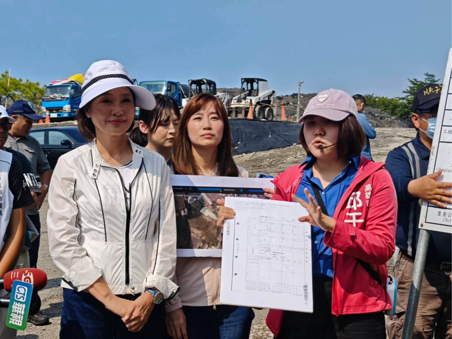 立委柯志恩今天與國民黨高雄市議員邱于軒、許采蓁,到大坪頂坪北段保護區會勘。民眾提供