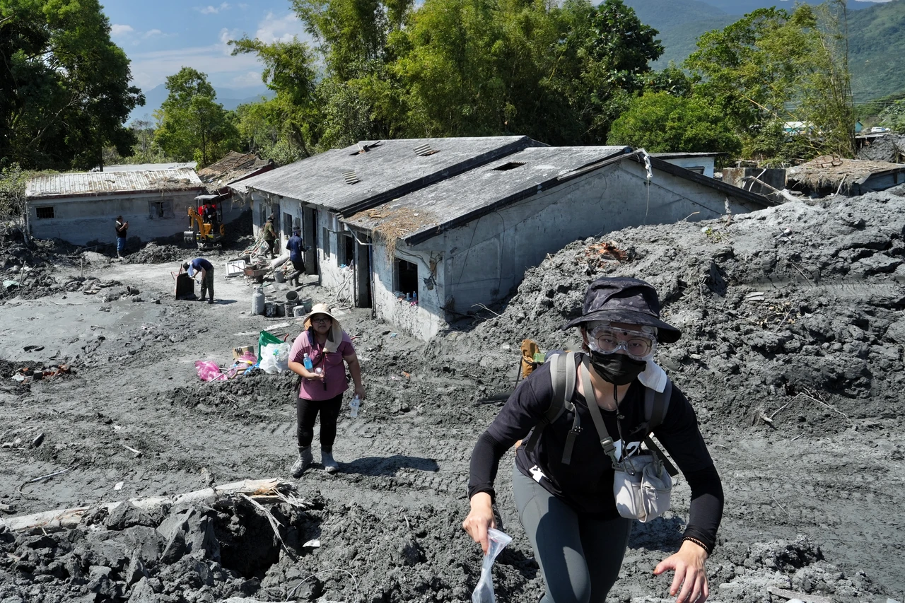 花蓮馬太鞍溪堰塞湖溢流9月23日重創復鄉,災後重建工作進行同時,也須擬定避難計畫。林林攝