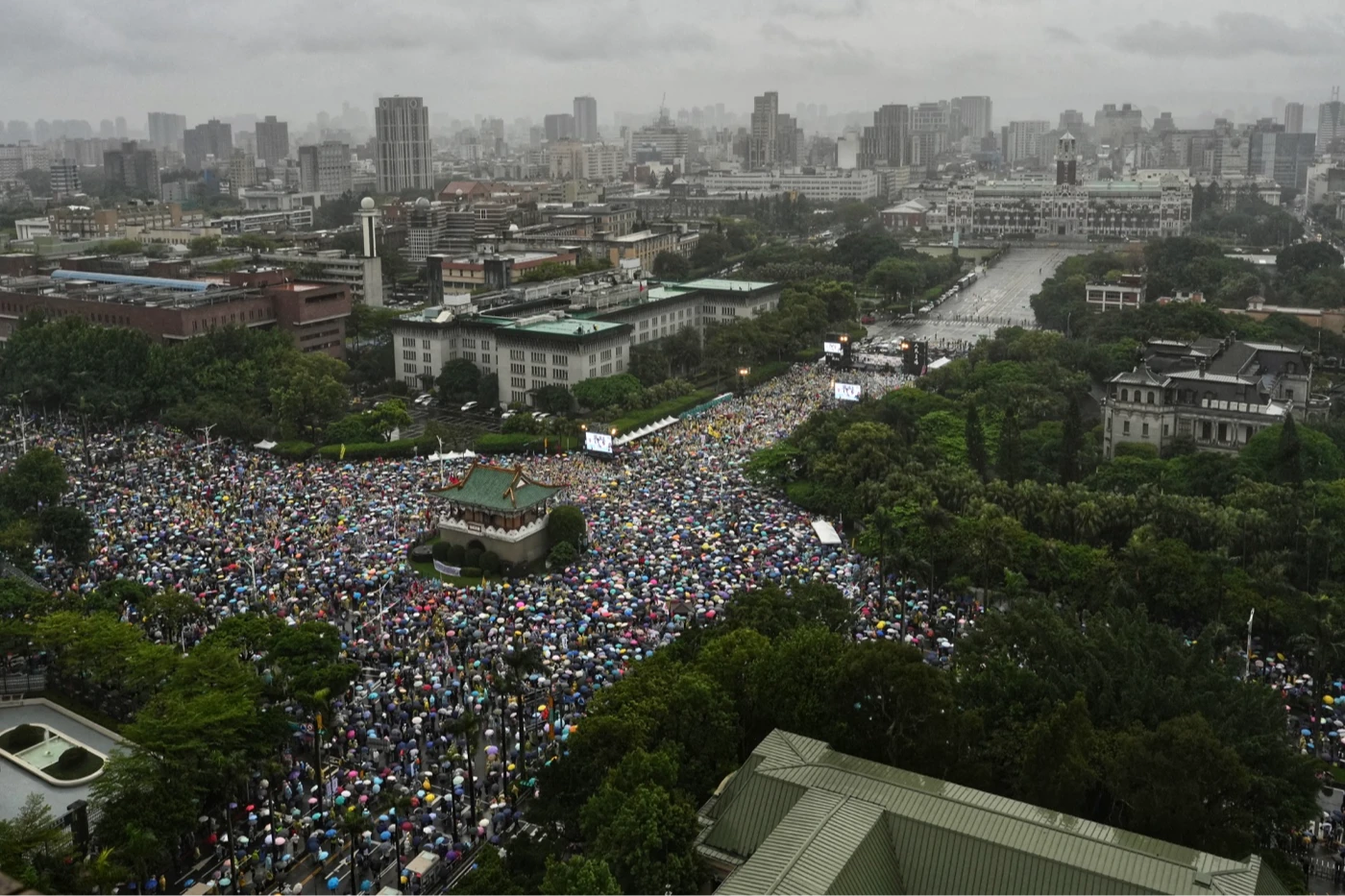 〈人民的力量:台灣民主的街頭角力〉作品。林林攝