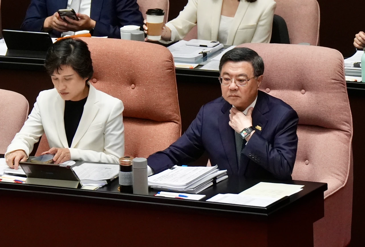 行政院長卓榮泰、副院長鄭麗君今列席立法院院會。梁建裕攝