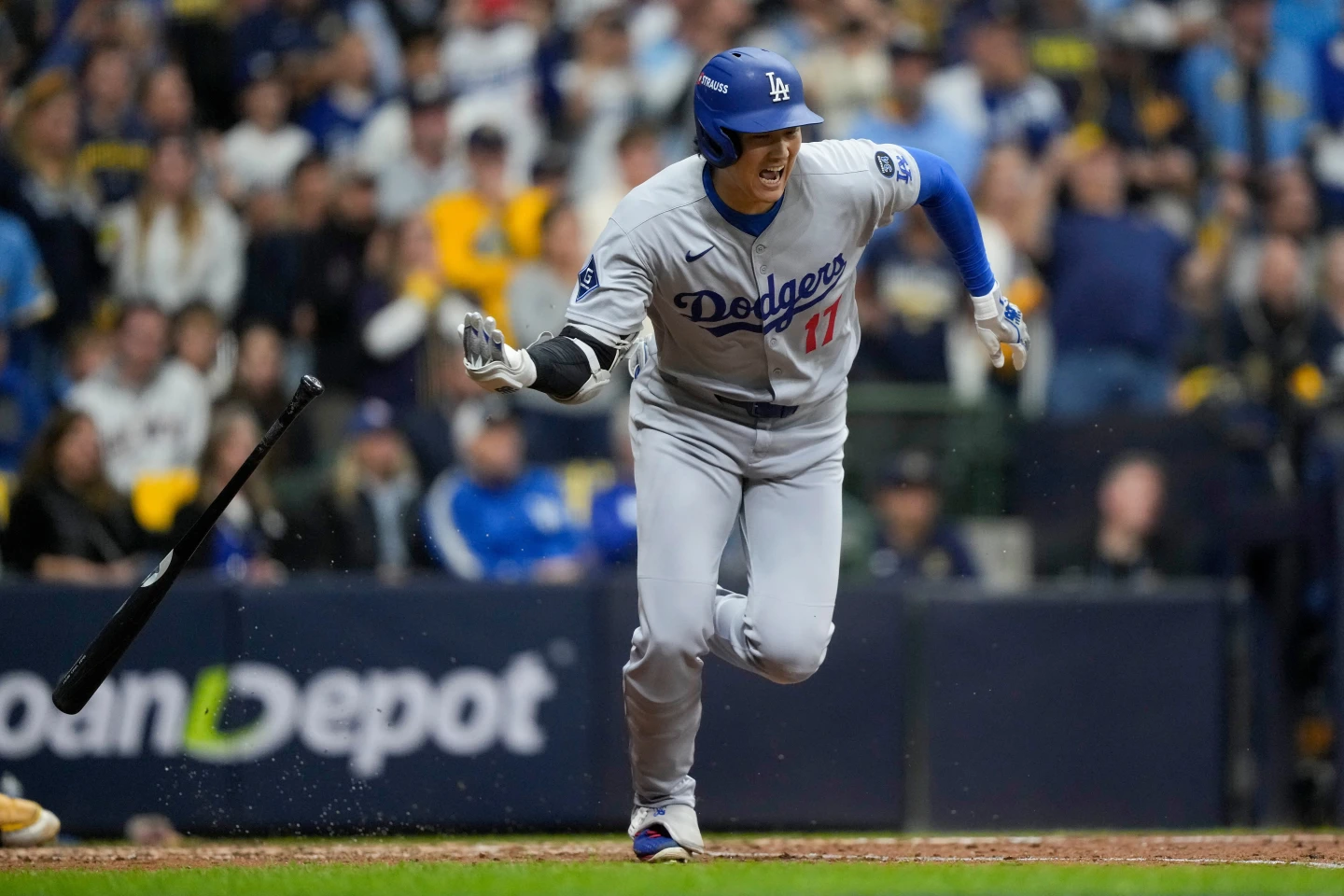 道奇隊大谷翔平在國聯冠軍戰G2敲出安打。美聯社