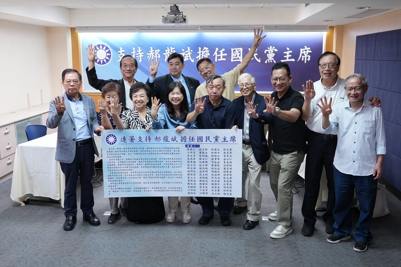 郝龍斌昔日市府幕僚集結力挺。葉志明攝