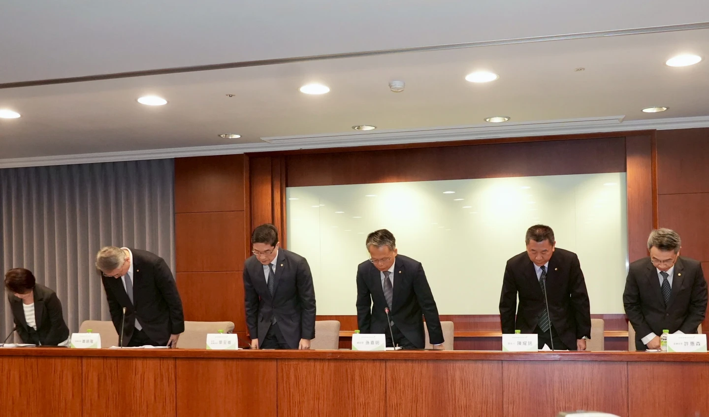 長榮空服員之死引發外界關注,長榮航空今天召開記者會對外說明。梁建裕攝