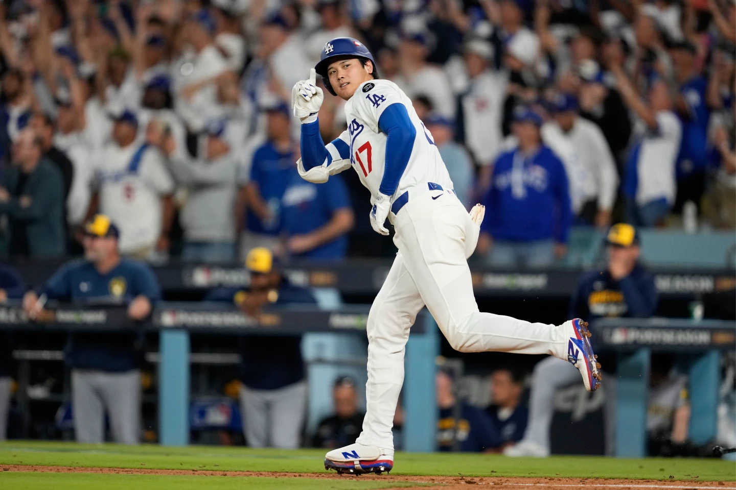 道奇隊大谷翔平在國聯冠軍戰G4敲出單場三響砲。美聯社