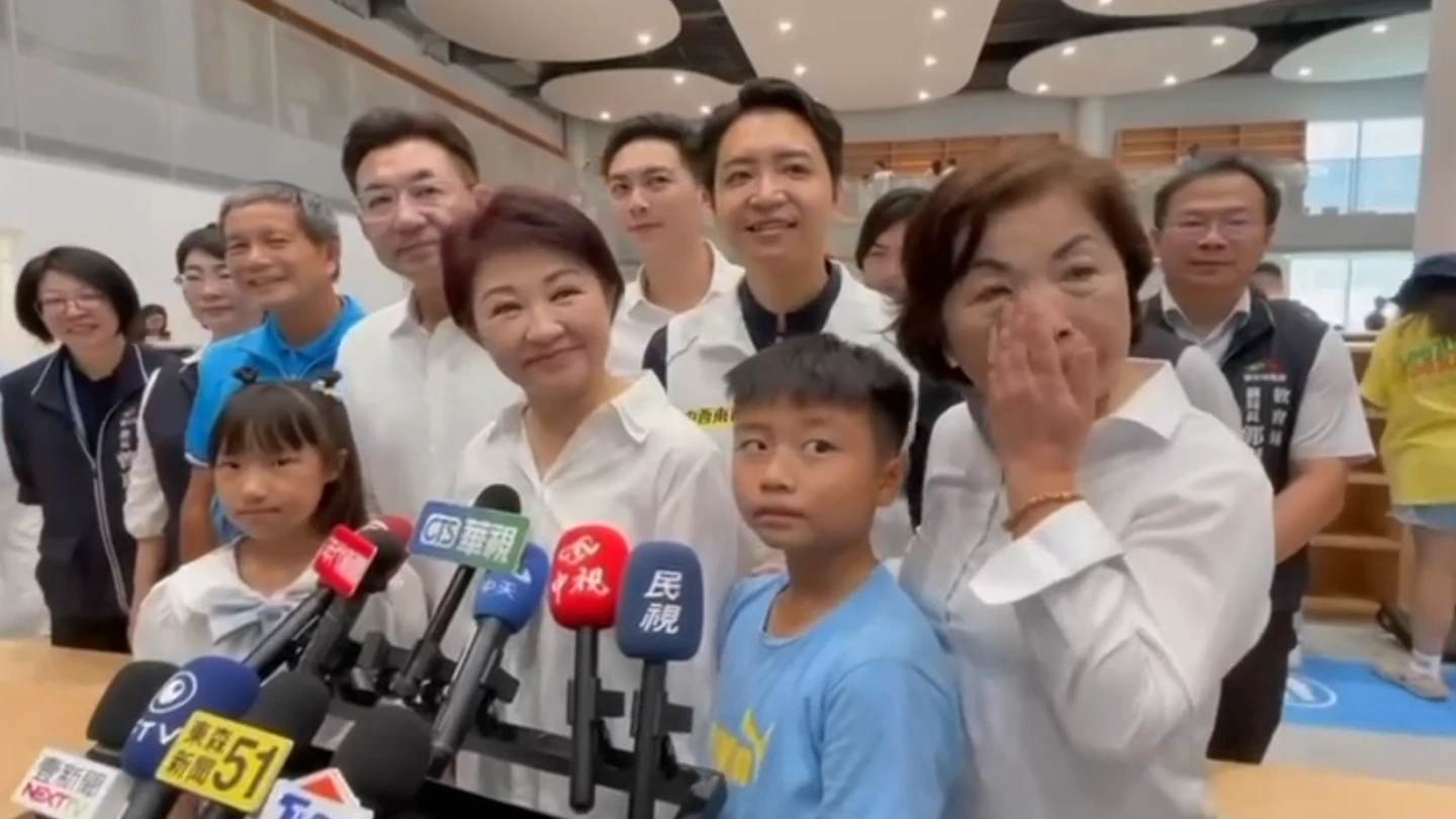 盧秀燕恭賀鄭麗文當選國民黨主席。台中市府提供