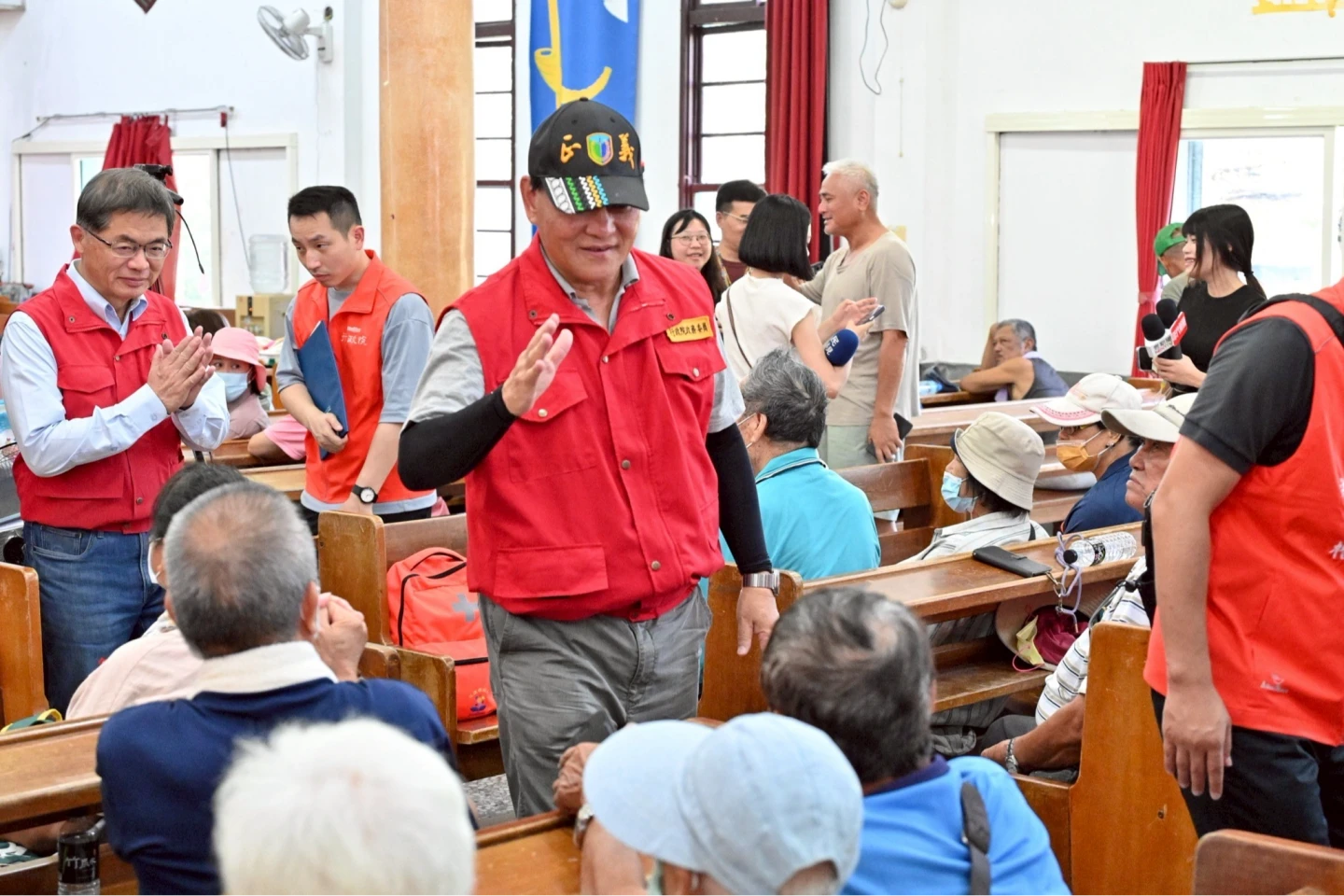 中央災害應變中心前進協調所總協調官季連成指出,災後重建挑戰,下周將轉型為第二階段的「重建復原」,設九大功能組展開短中長期工作。取自FB@中華民國行政院