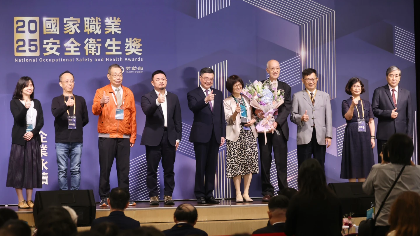 洪申翰(左4)認為,這次的《職安法》修法,對於台灣整體勞動安全,會有關鍵性的幫助。林林攝