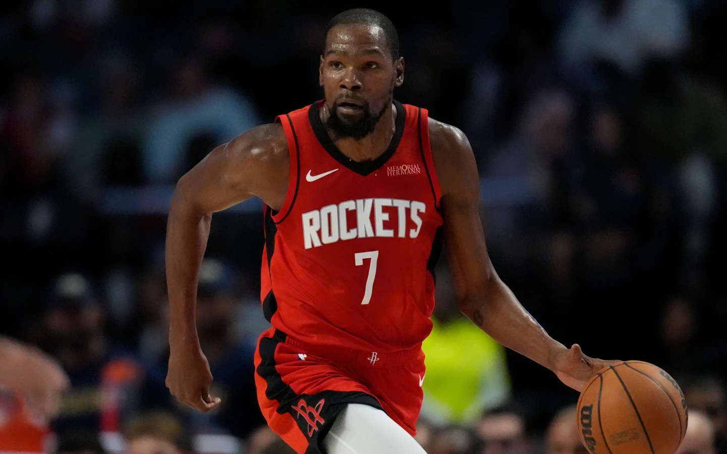 杜蘭特(Kevin Durant)NBA生涯總薪資超越詹姆斯(LeBron James),躍居史上最高。美聯社