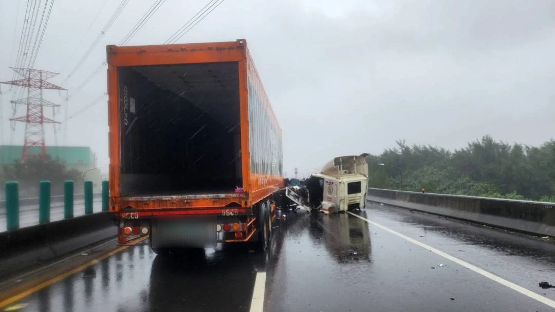 台61線車禍現場。翻攝畫面