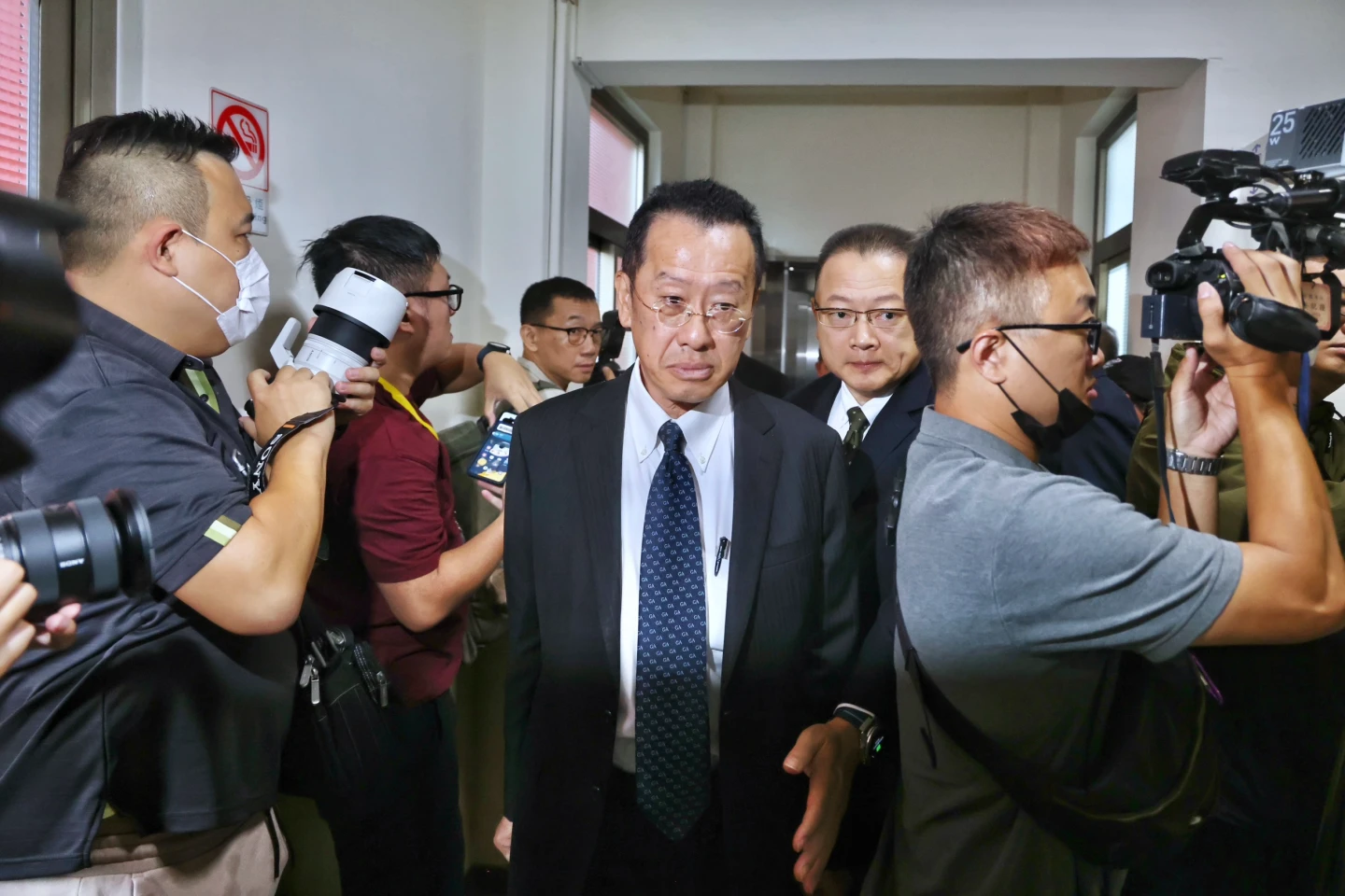 有關大氣海洋局長林倉玉爭議,國防部長顧立雄今早在立法院受訪表示,已請海軍進行行政調查,希望勿枉勿縱。林林攝