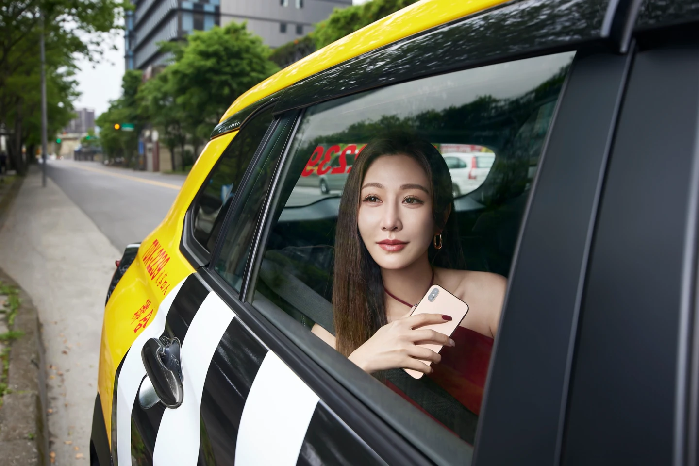 Uber代言人曾莞婷勇奪第60屆金鐘獎戲劇節目女配角獎。Uber提供