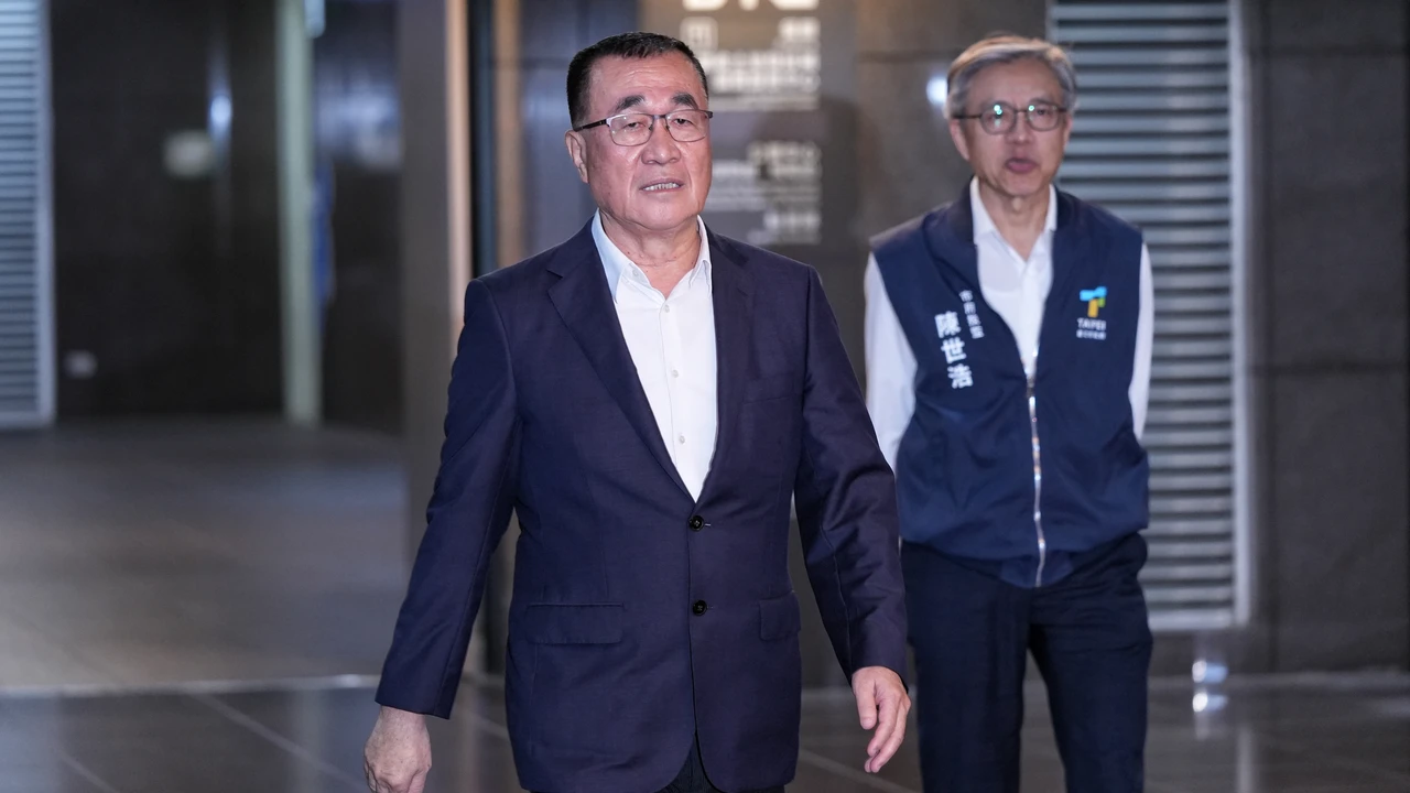 李四川說明北士科地上權轉移案。資料照。葉志明攝