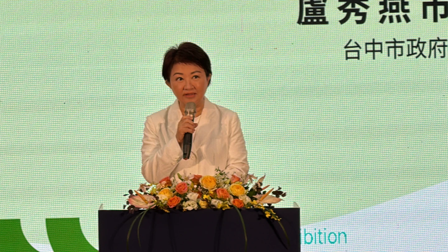 盧秀燕期許台中國際會展中心營運,提供國內外廠商參觀、洽談,成為拼經濟的一站式平台。王煌忠攝