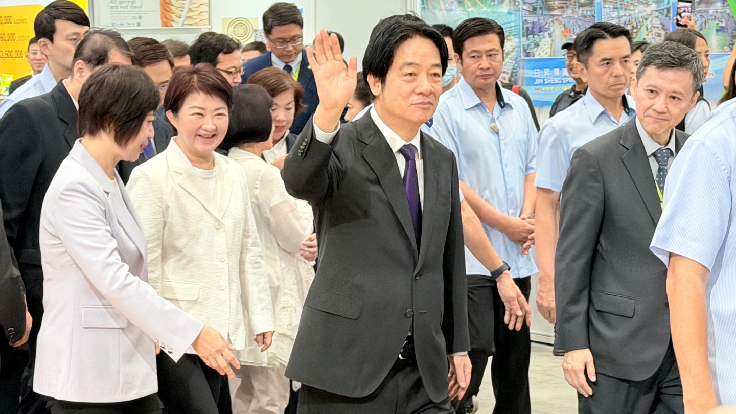 總統賴清德與台中市長盧秀燕,今天共同出席中部工具機展盛會。王煌忠攝