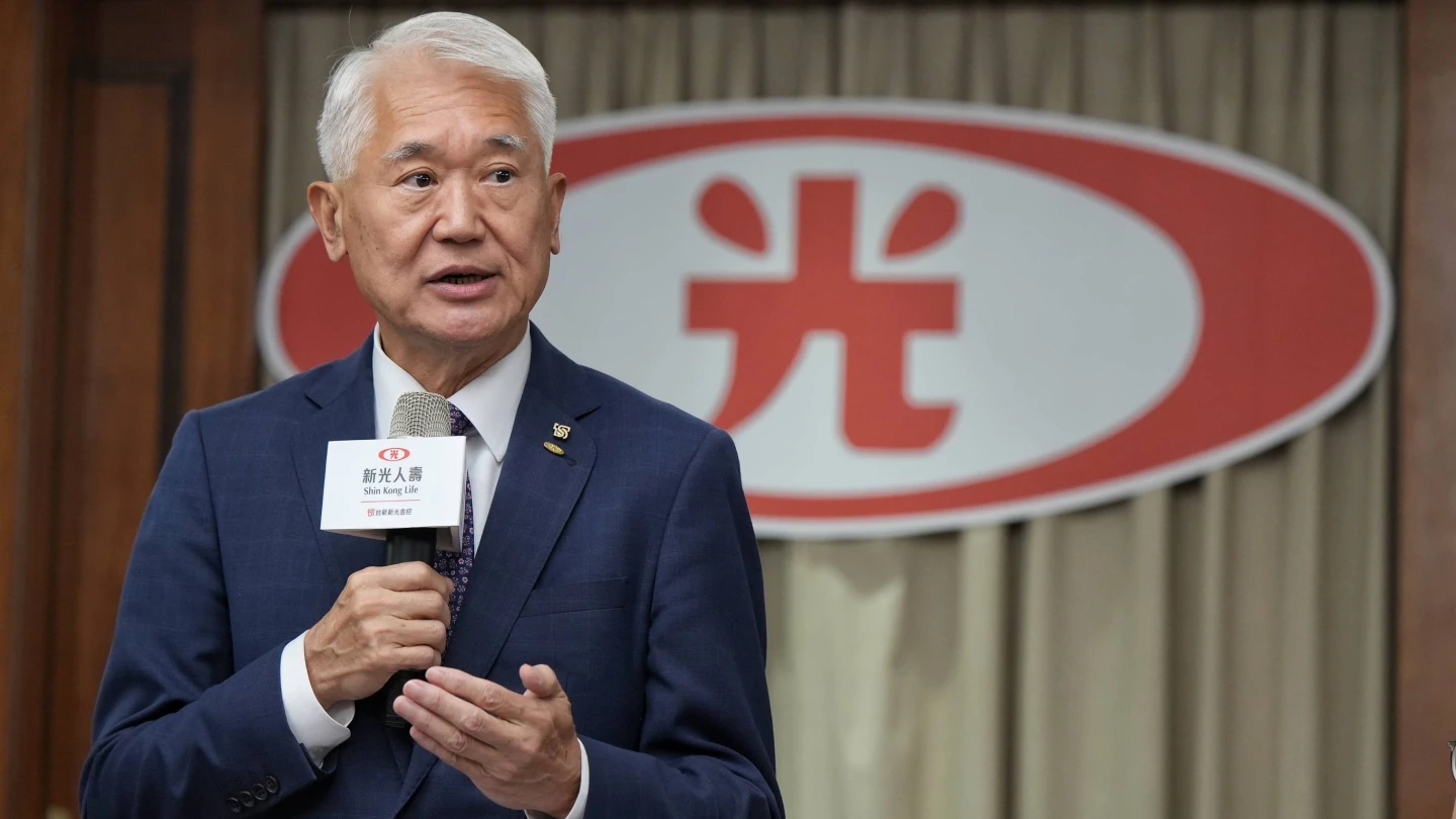 新壽董事長魏寶生今天召開記者會,說明新壽再取回保證金及已支付成本,將與北市府合意解約。葉志明攝