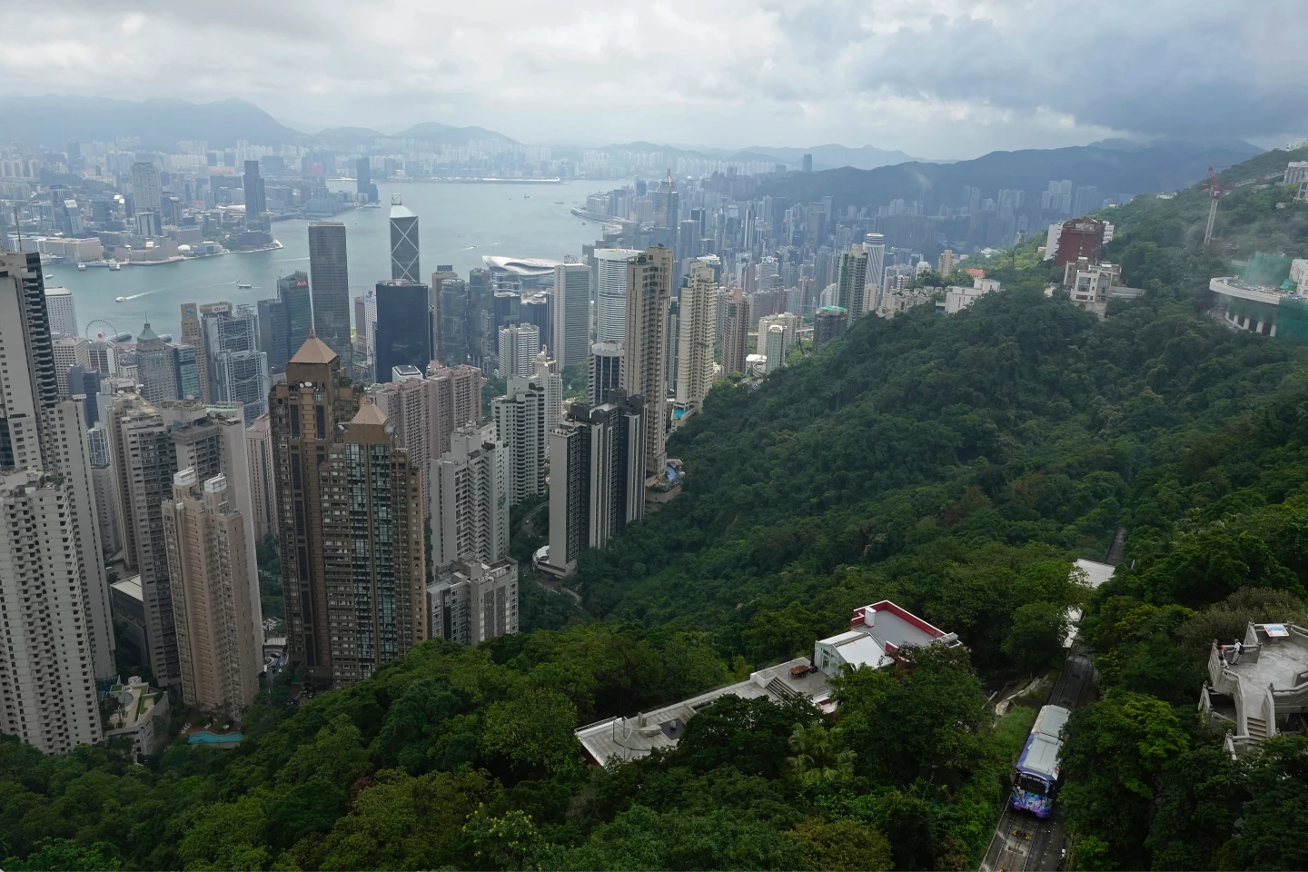 香港太平山頂2021年6月17日資料照片。美聯社