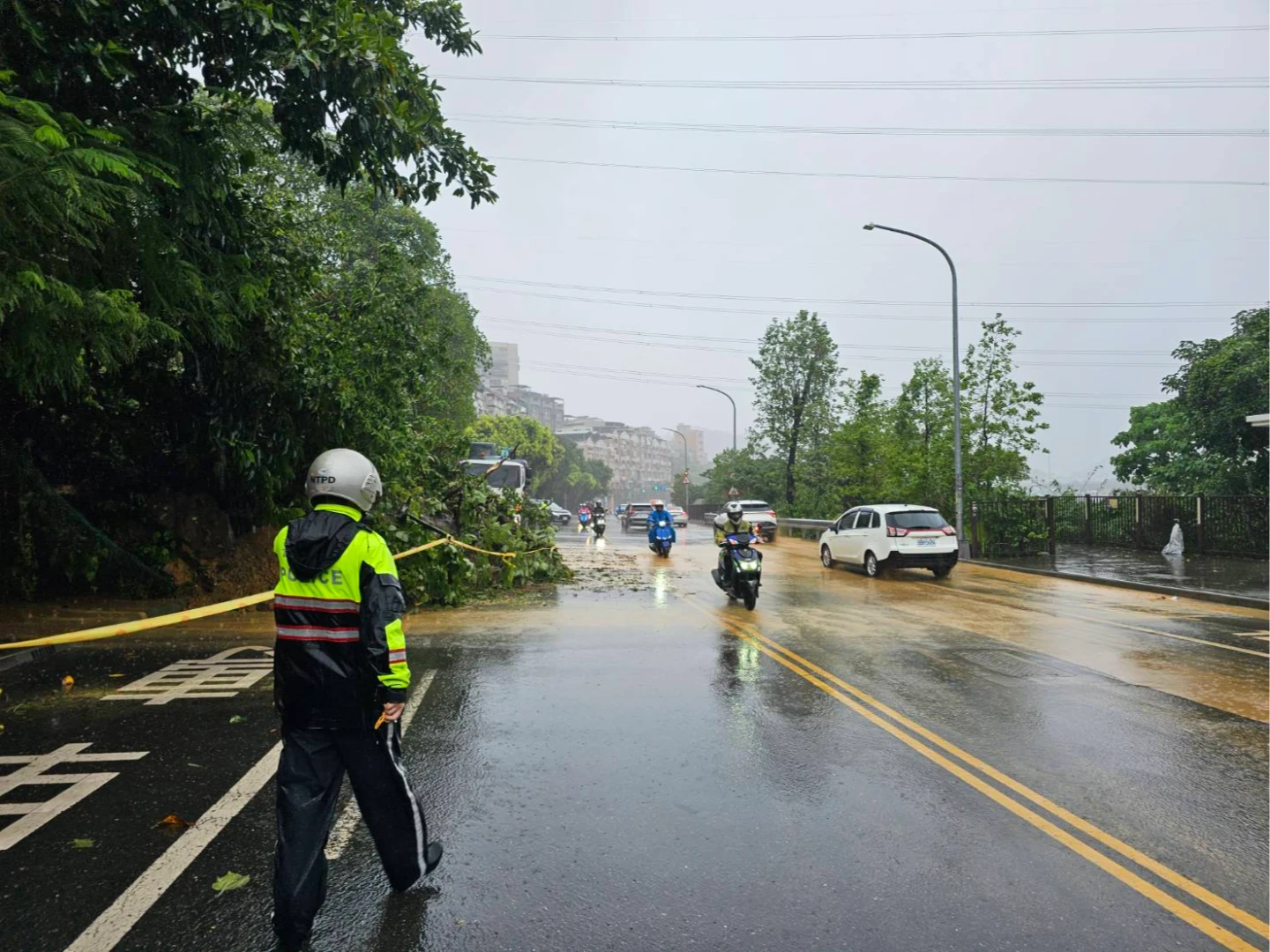 警方現場交管。翻攝畫面