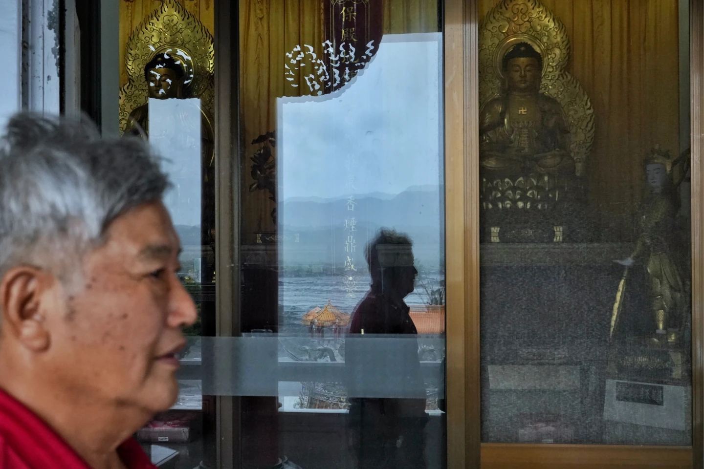 董事長藍洋向《知新聞》娓娓道來,0923洪災後一個月的點點滴滴。林林攝