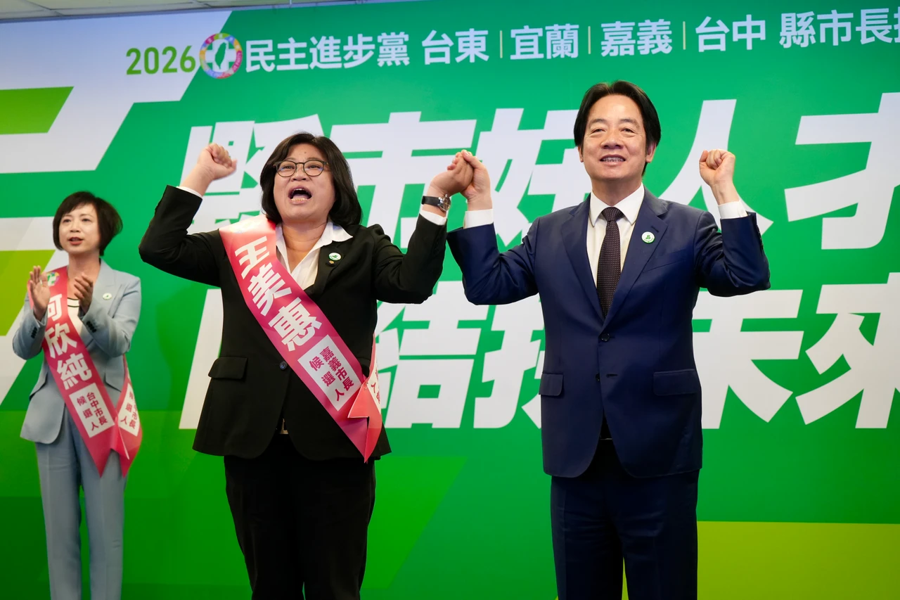 賴清德肯定王美惠不論是當立委或議員,都如當里長,跟市民緊緊結合。梁建裕攝