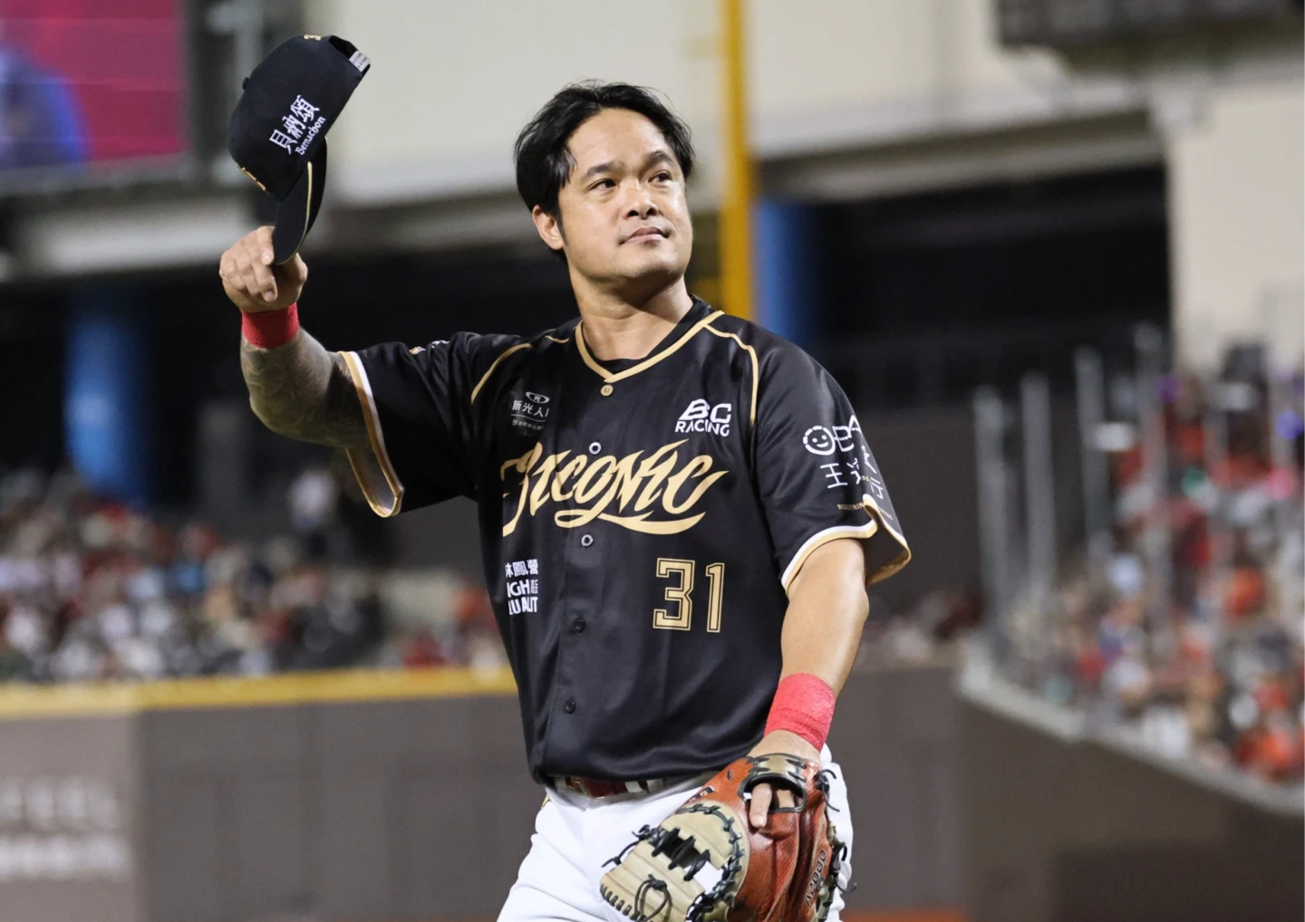 大師兄好暖!林智勝引退品拍賣破118萬 一半款項捐光復國中