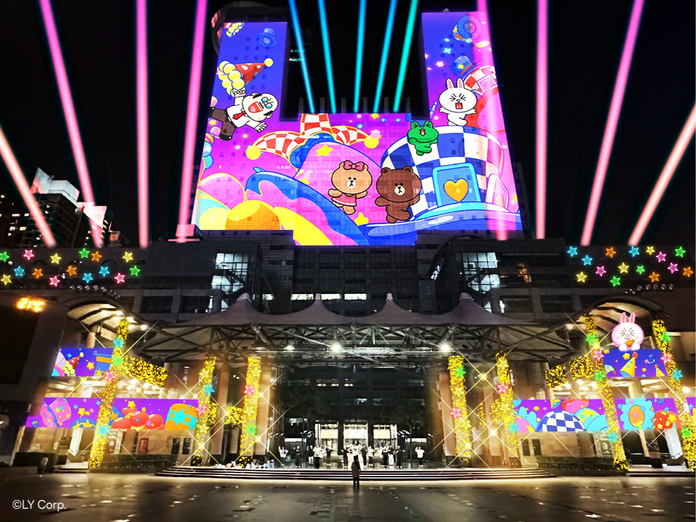 市民廣場燈光主秀。新北觀旅局提供
