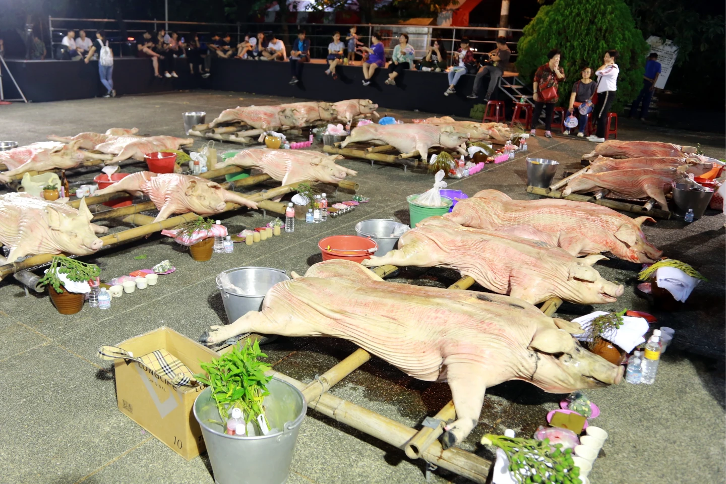 拜豬還願是「吉貝耍阿立母夜祭」重頭戲,不料遭逢非洲豬瘟攪局,無豬可拜。取自南市府官網