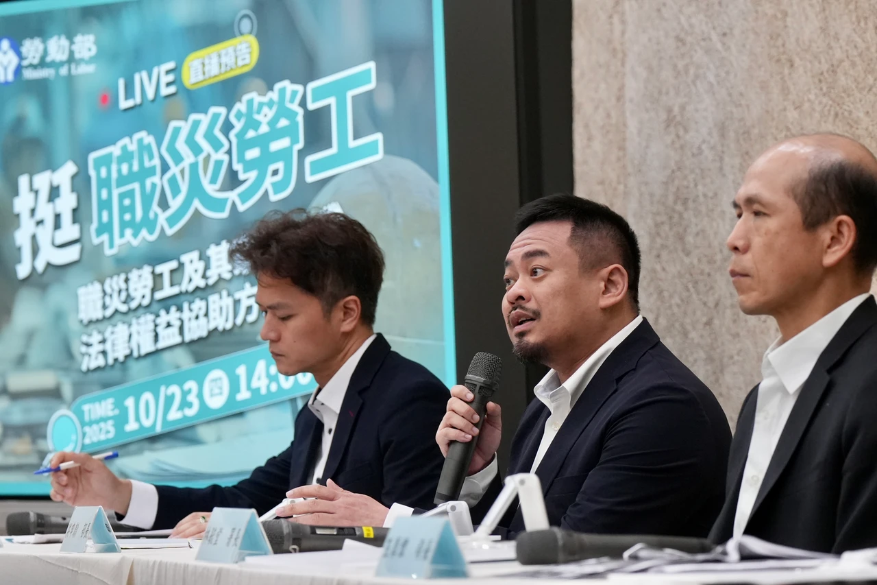 洪申翰直言,很多職災勞工、家屬,跟雇主談判、協商過程,面臨現實面的無力。梁建裕攝