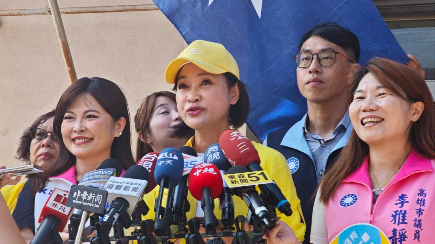 有片|旗津掛「這柯不一樣」 柯志恩親揭看板為何沒國民黨徽