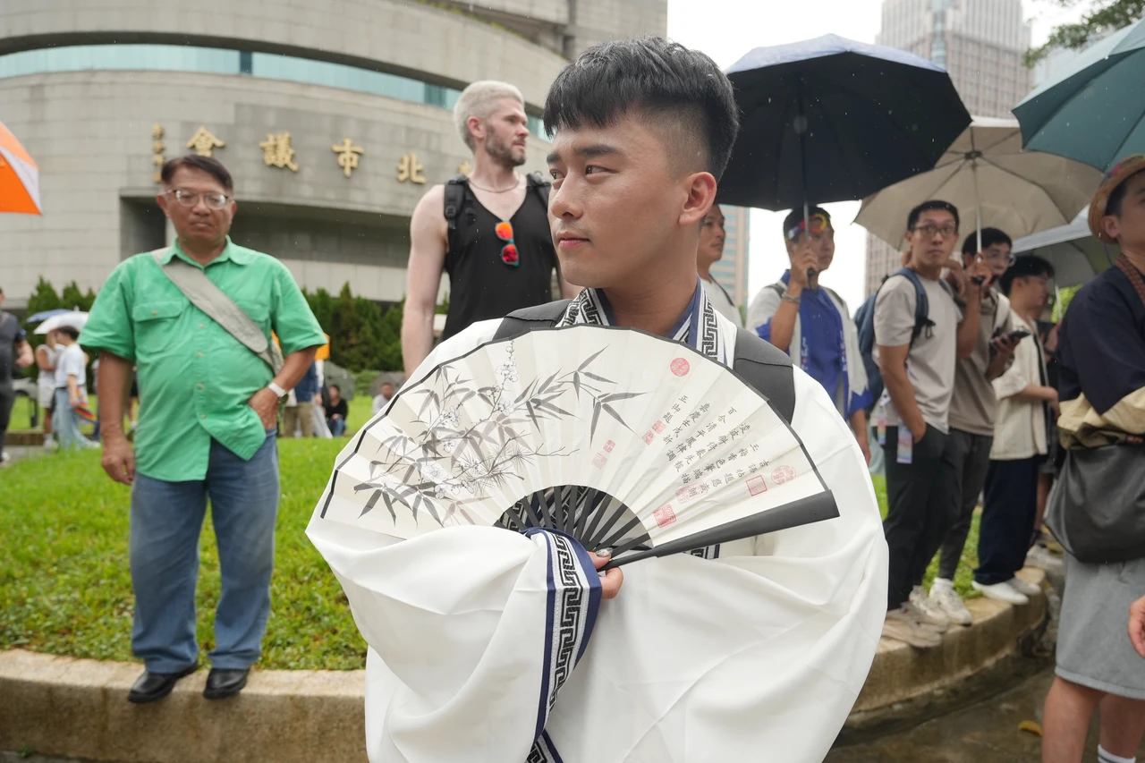 喵喵身穿漢服,參加同志遊行。陳卓邦攝