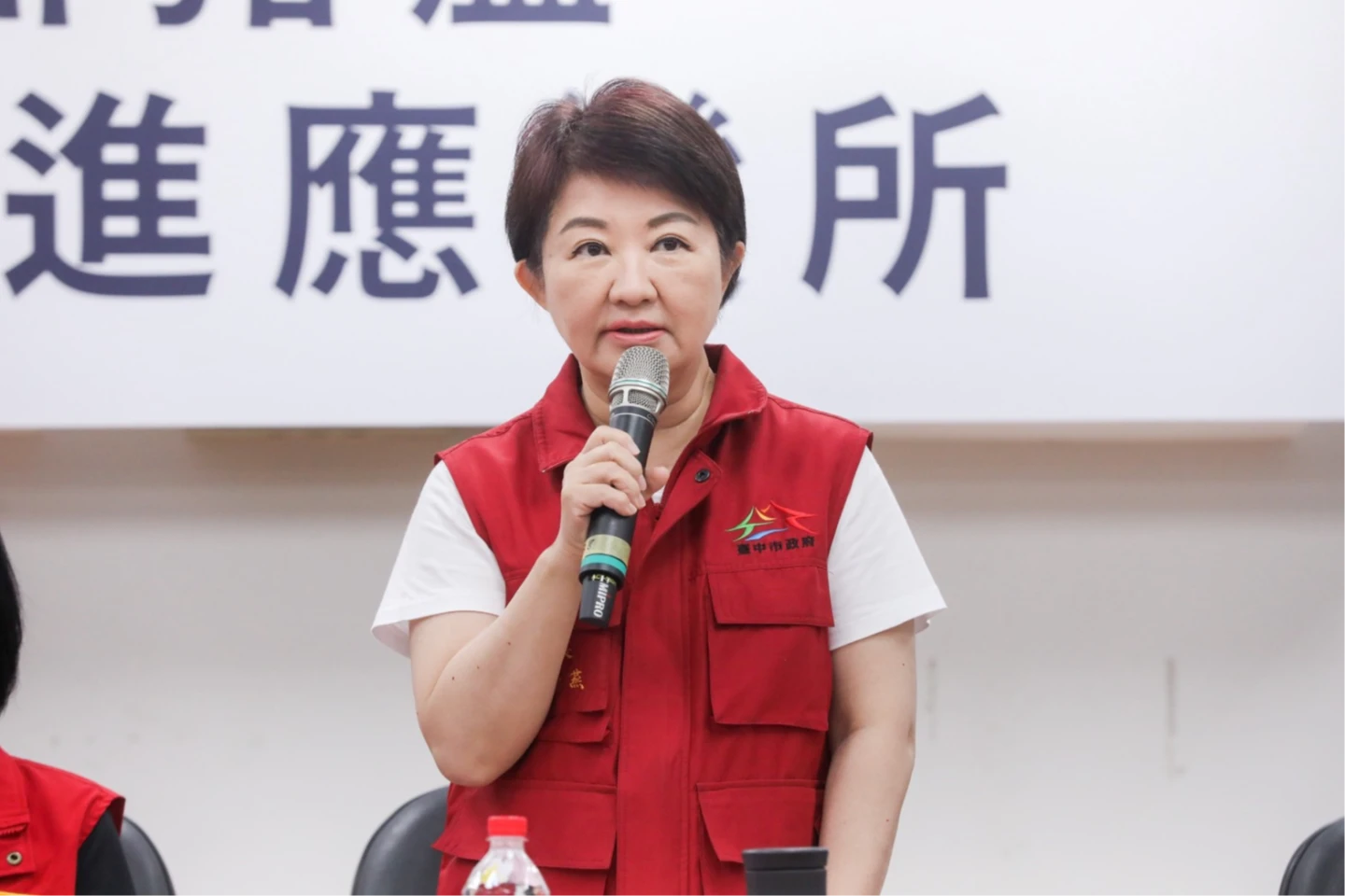 台中市長盧秀燕決定暫免公有市場豬肉攤商的使用費。中市府提供