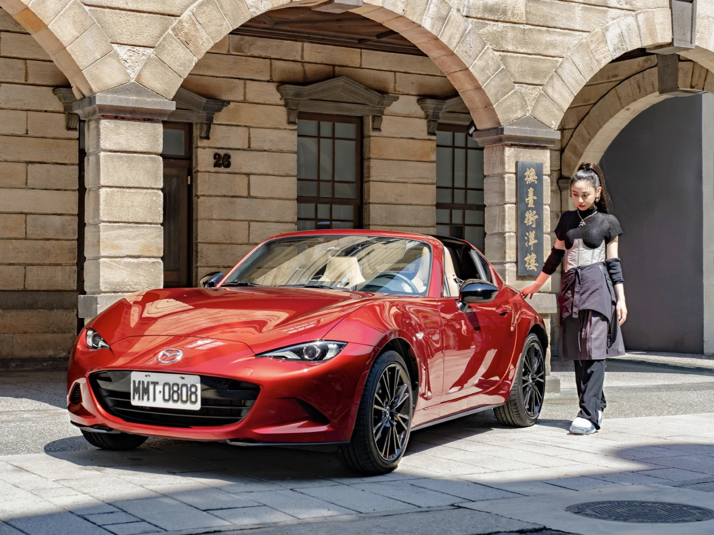 馬自達MX-5雙門敞篷跑車以敏銳操控廣受讚譽。取自FB@Mazda Taiwan