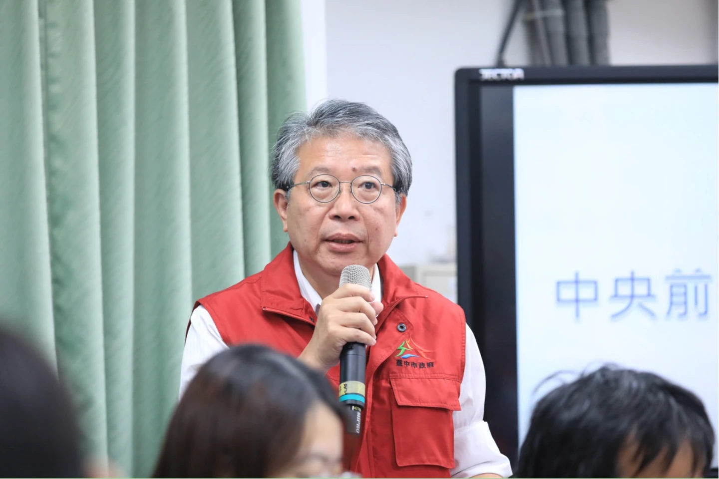 豬農未依規定上傳蒸煮廚餘資料無罰則,台中市環保局長陳益宏表示,稽查人員堆多次「打電話盧他」,去輔導及道德勸說飼主要依規上傳照片。中市府提供