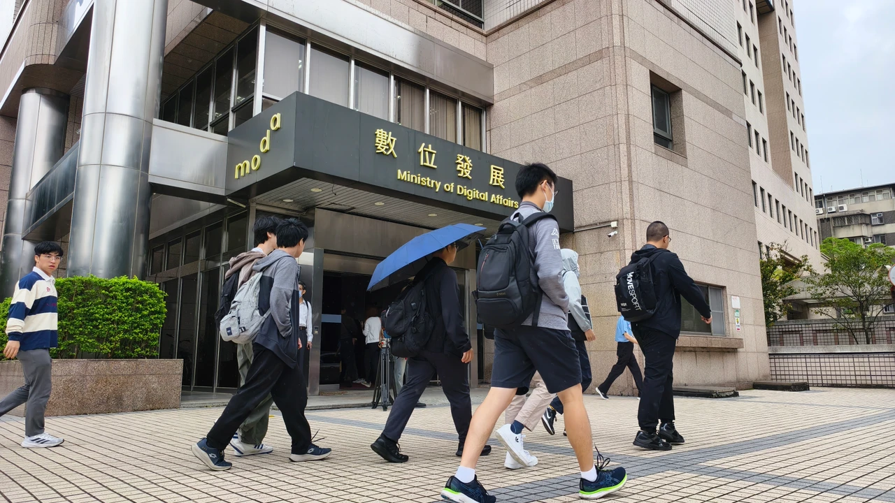 數發部：台灣民眾主觀幸福感穩定提升　網路使用多元趨勢明顯