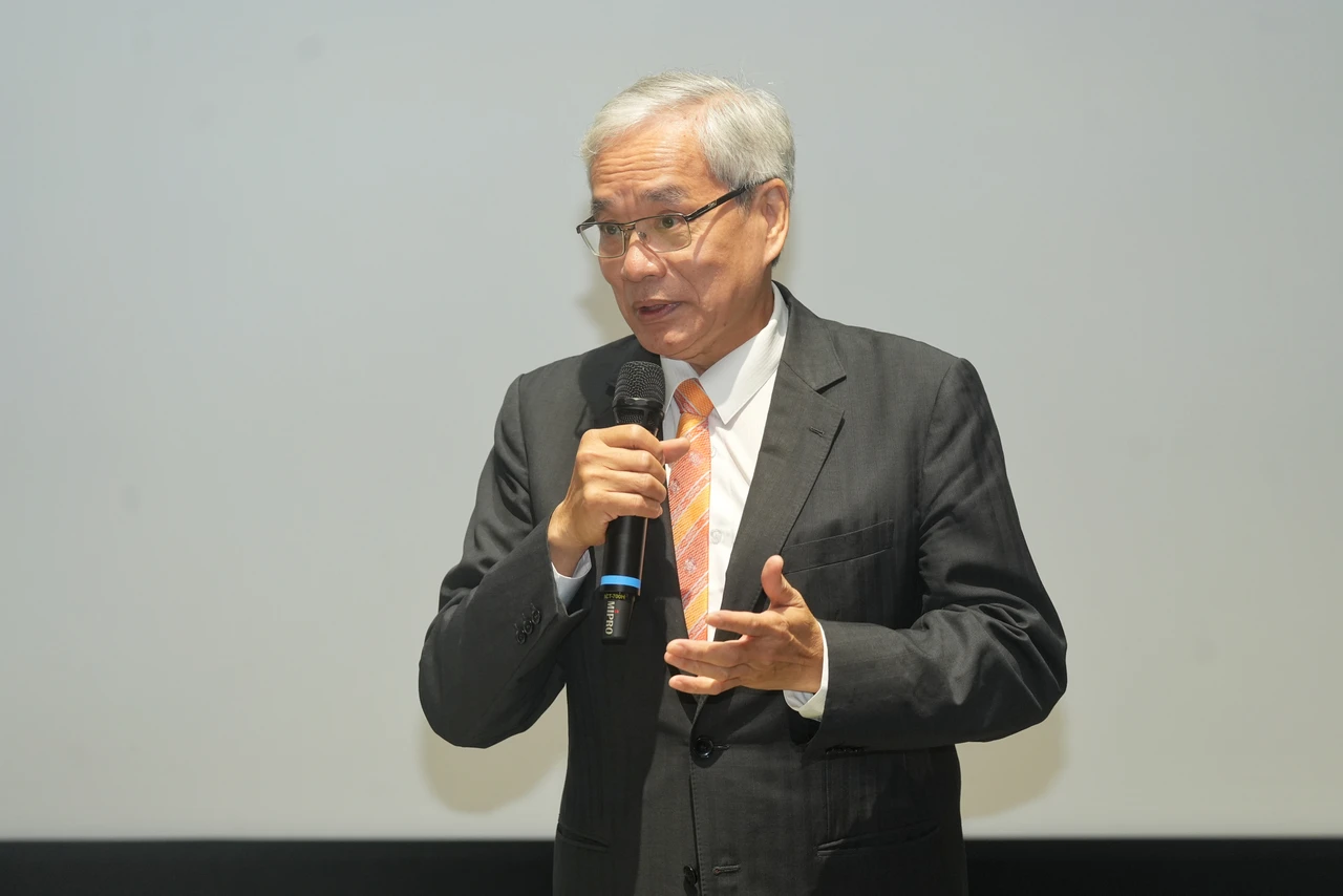 中榮爆無照代開刀　北榮院長：廠商上手術台門都沒有