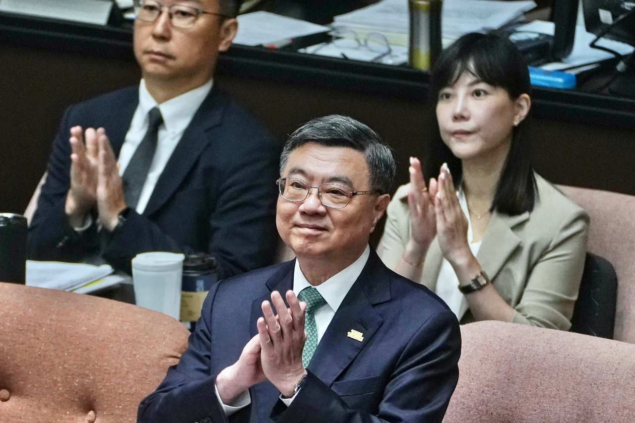 藍白匆忙強修財劃法！卓榮泰喊政院全面迎戰　院版周四通過送審