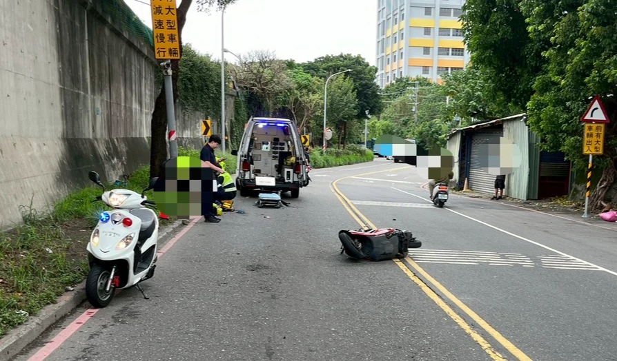 警方到場協處。翻攝畫面