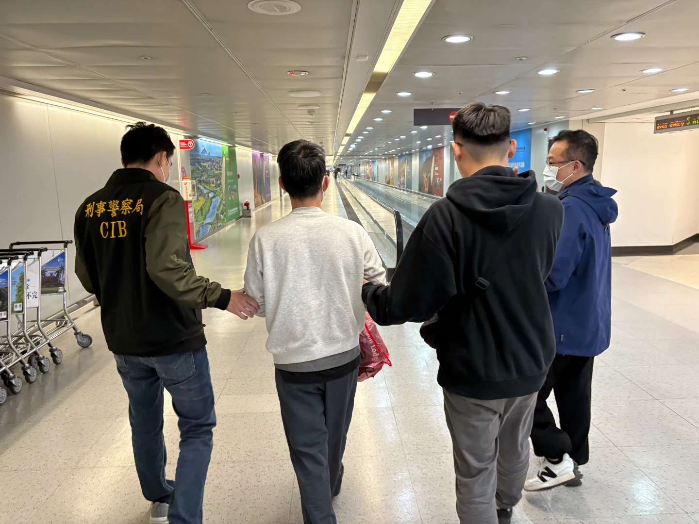 蔡男逃美8年,昨遣返回台。翻攝畫面