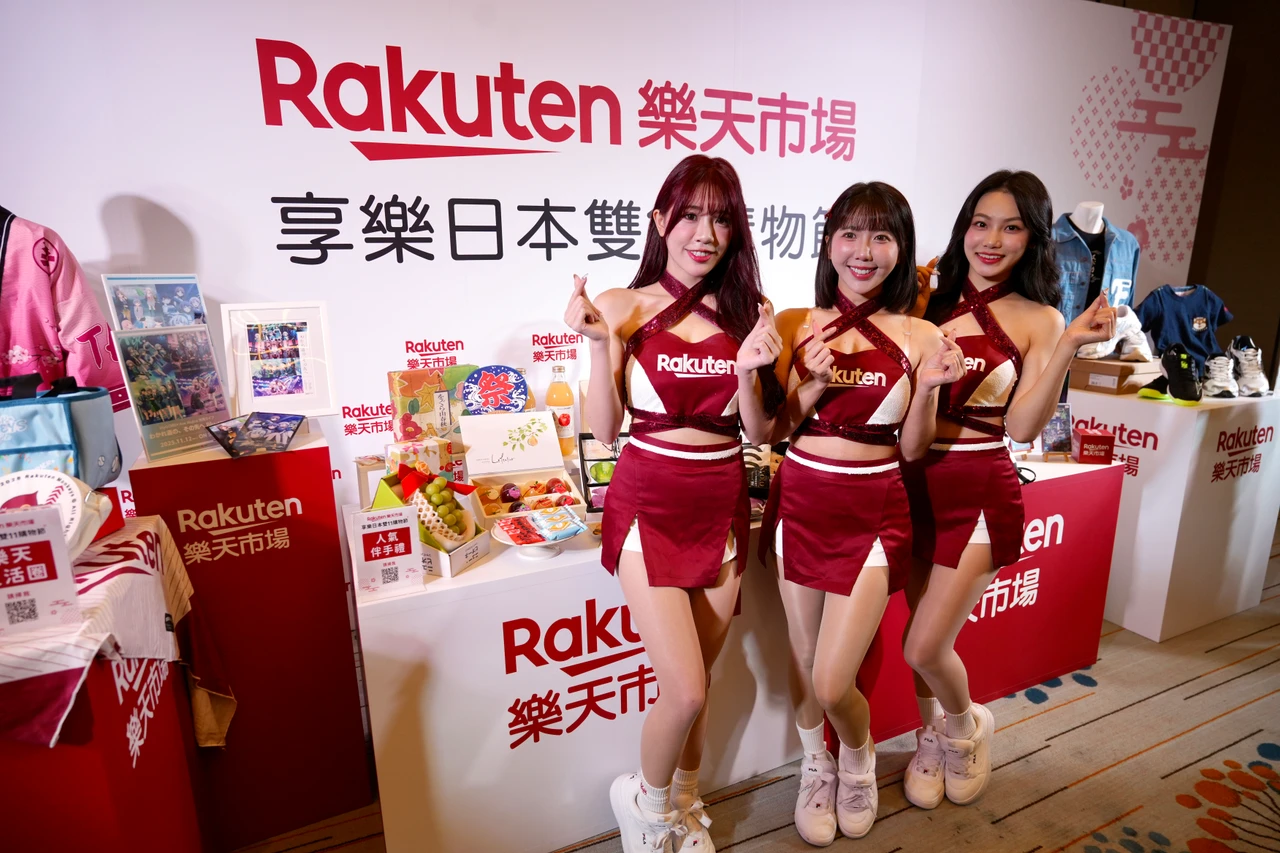 樂天女孩出席樂天旅遊雙11記者會。梁建裕攝