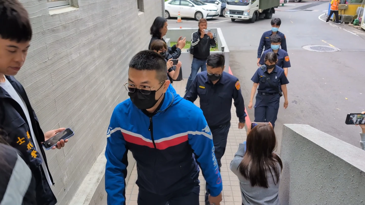 信義警方先到台北市相驗暨解剖中心準備相關事宜。林志青攝