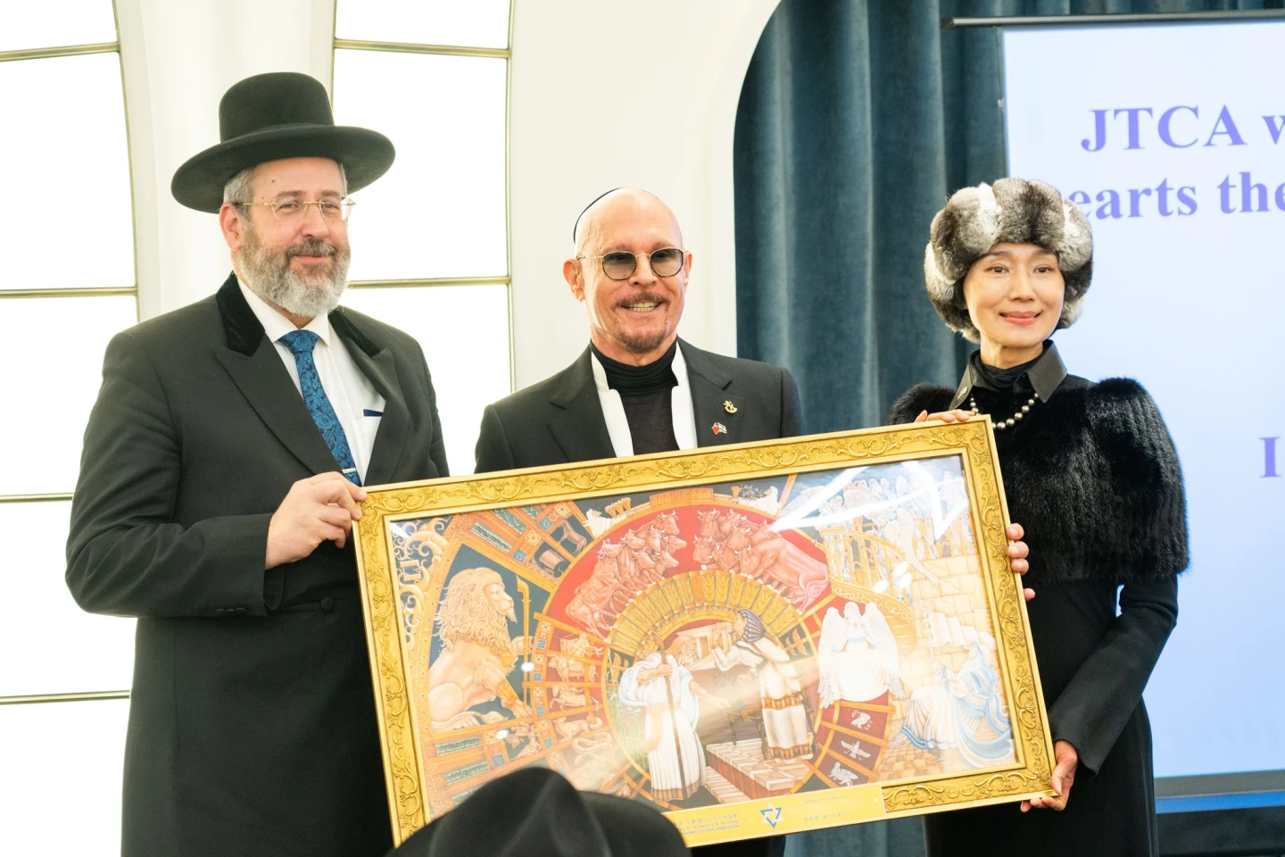 坣娜罹癌後仍與丈夫出席公開活動。取自FB@「薛智偉坣娜猶台文化交流協會 - Jewish Taiwan Cultural Association 」