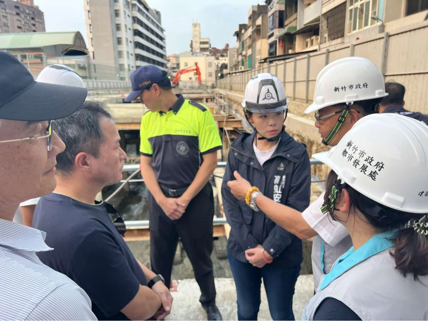 2023年新竹市和平路20巷發生地層下陷。取自FB@高虹安