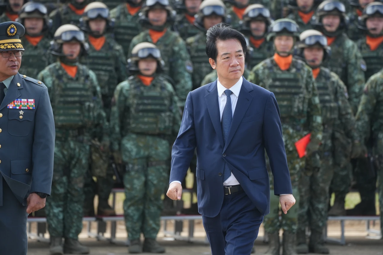 沈伯洋遭陸通緝！賴清德：韓國瑜應率跨黨委員聲援　「否則明天是藍白」