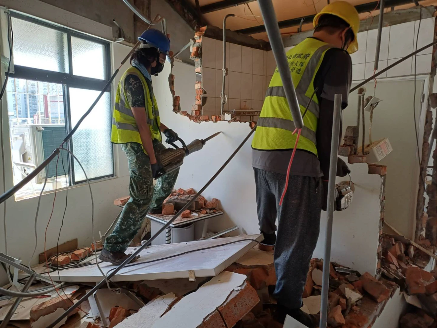 新北頂加違建當套房出租！市府硬起來　300件個案依法收費強拆改善