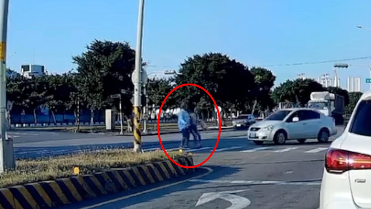 行人地獄片！加拿大女子走斑馬線被「強制飛高高」　奮力推開丈夫躲橫禍