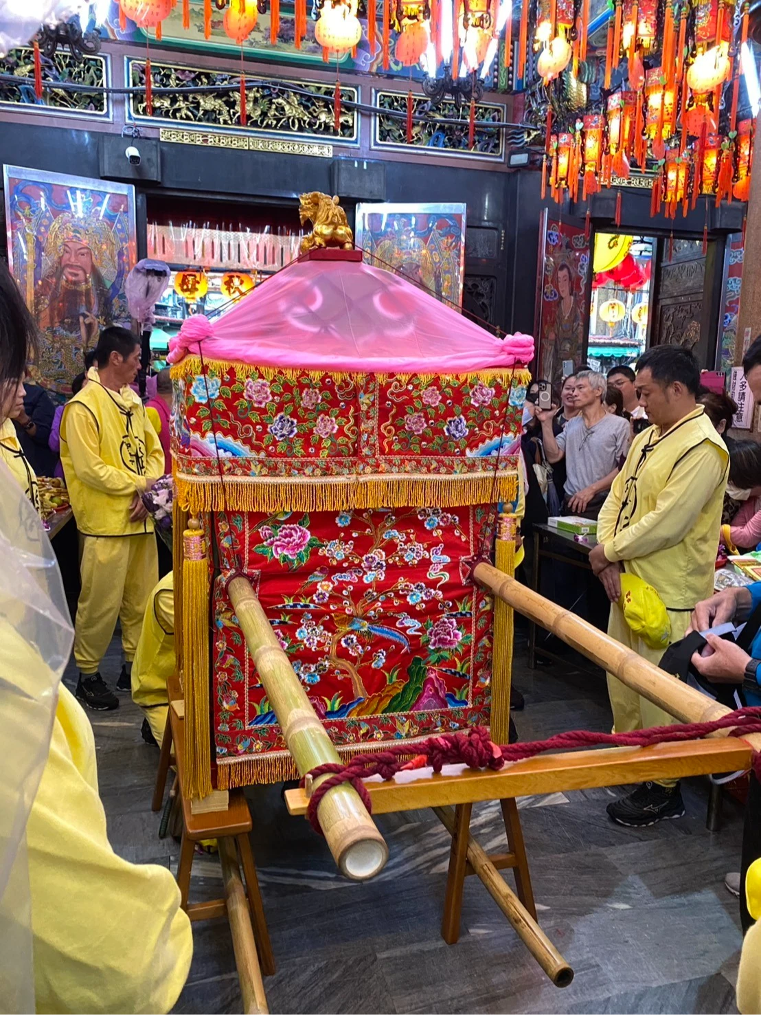 粉紅超跑。新北市民政局提供