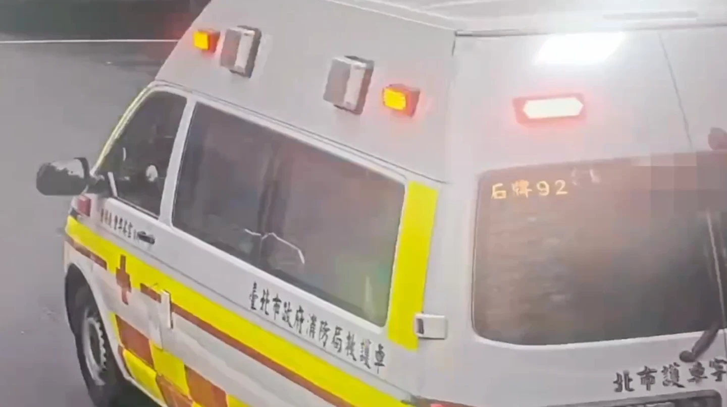消防到場搶救。翻攝畫面