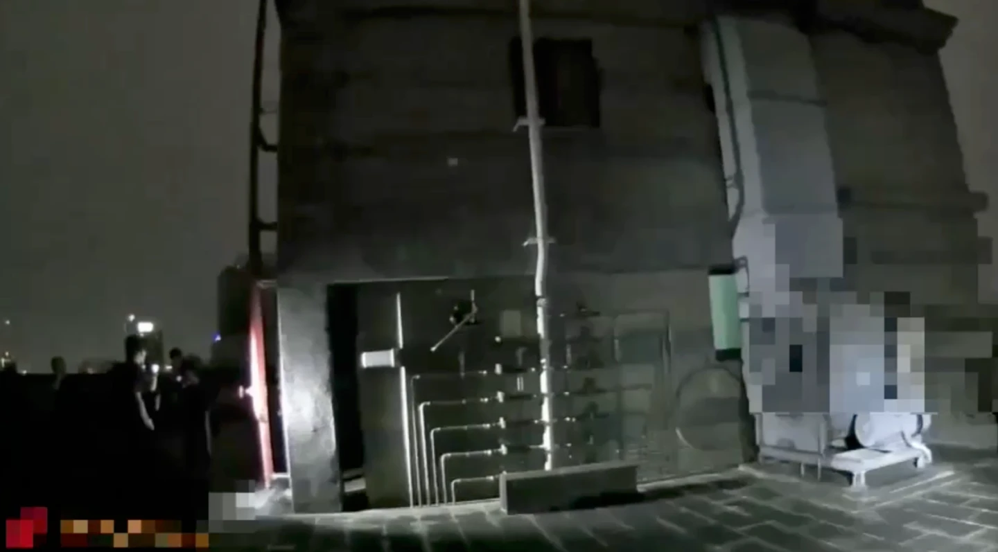 三重情殺1死2傷！男砍傷前女友姊妹　對峙警1小時墜樓亡