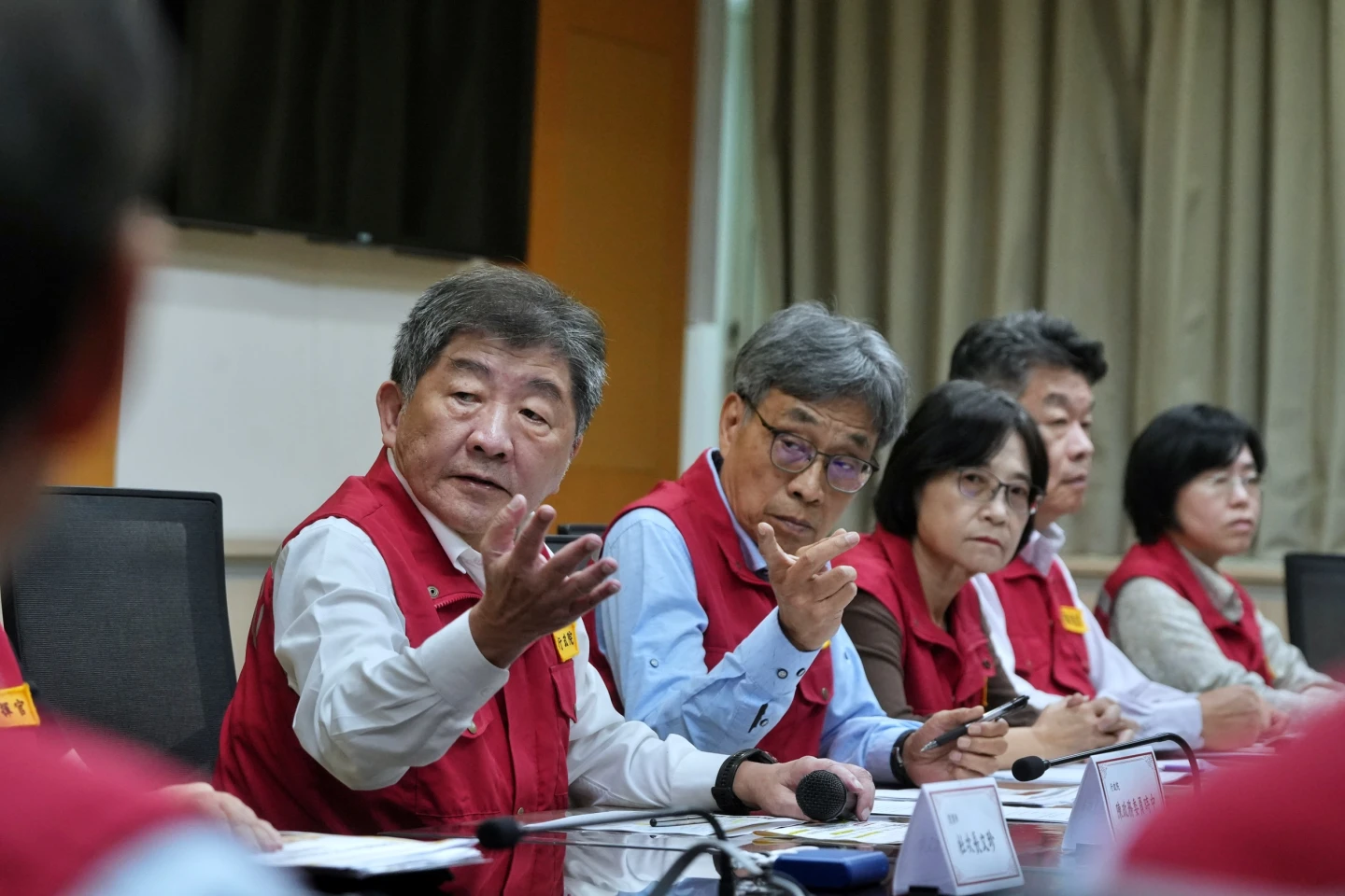 專家追真相！非洲豬瘟案主上傳舊照、燒裝潢木材　陳駿季轟：蒸煮設備無法運作裝好看的