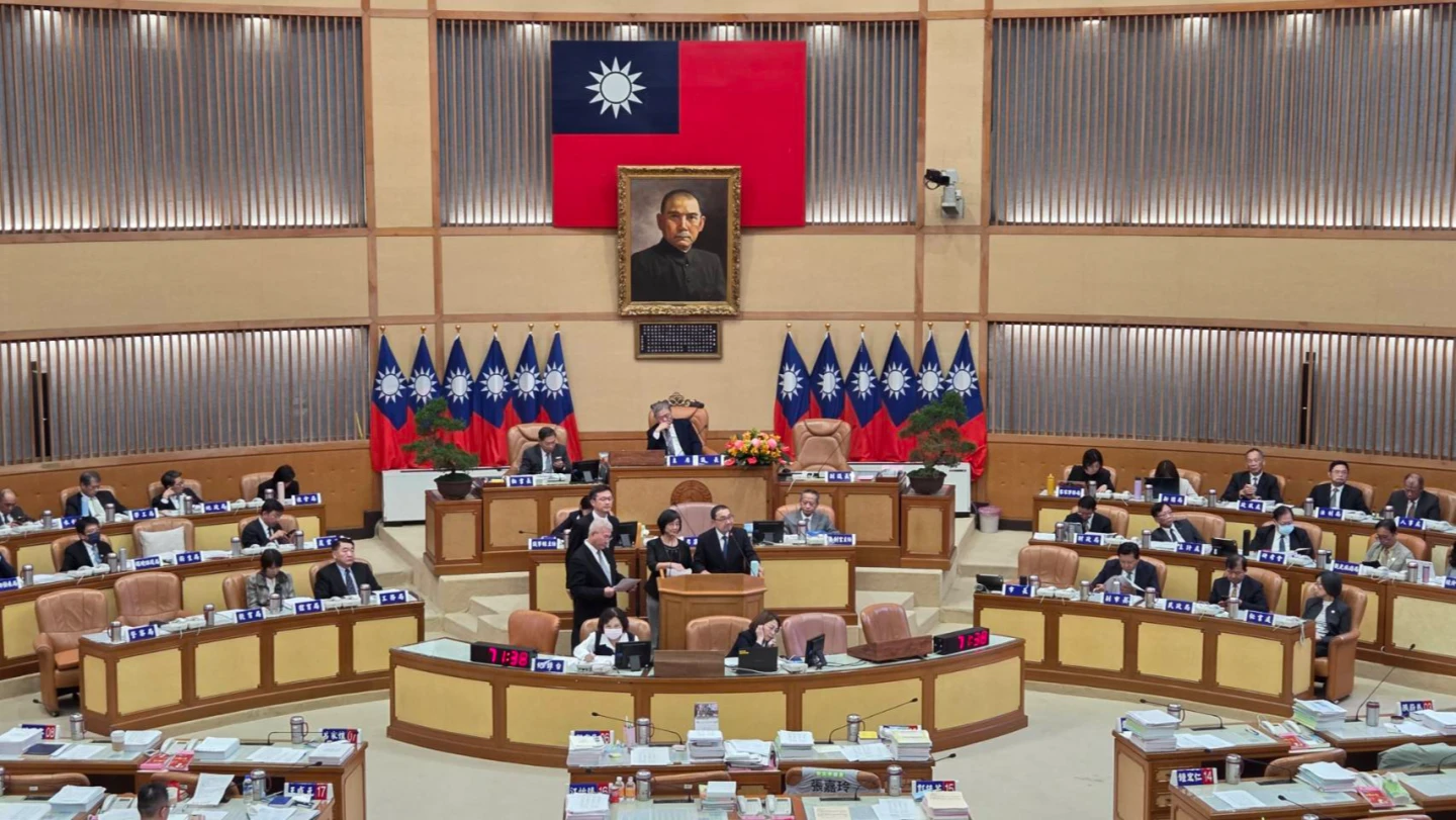 電子煙校園氾濫！全台5萬青少年都在抽　侯友宜這樣說